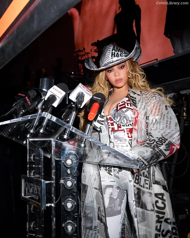 Beyoncé photo 22 of 1018