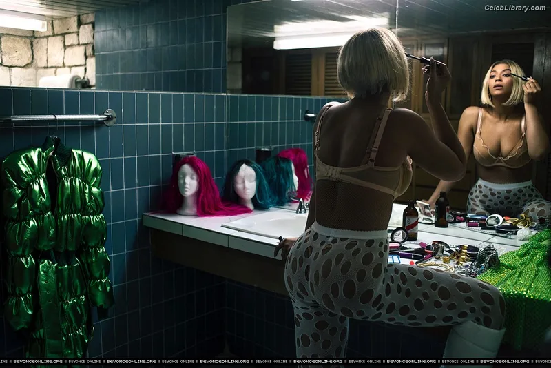 Beyoncé photo 16 of 1018