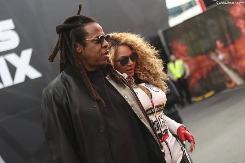Beyoncé photo 4 of 1018