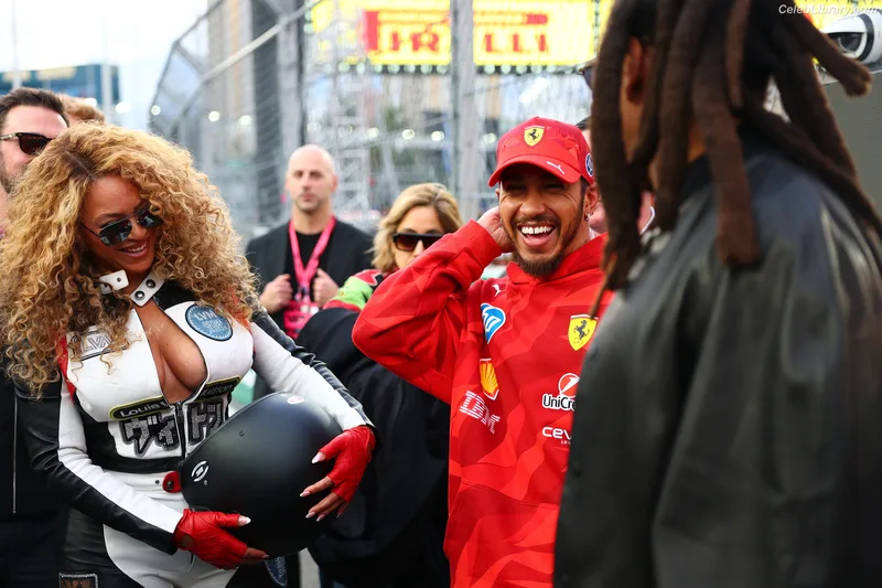 Beyoncé photo 9 of 1018
