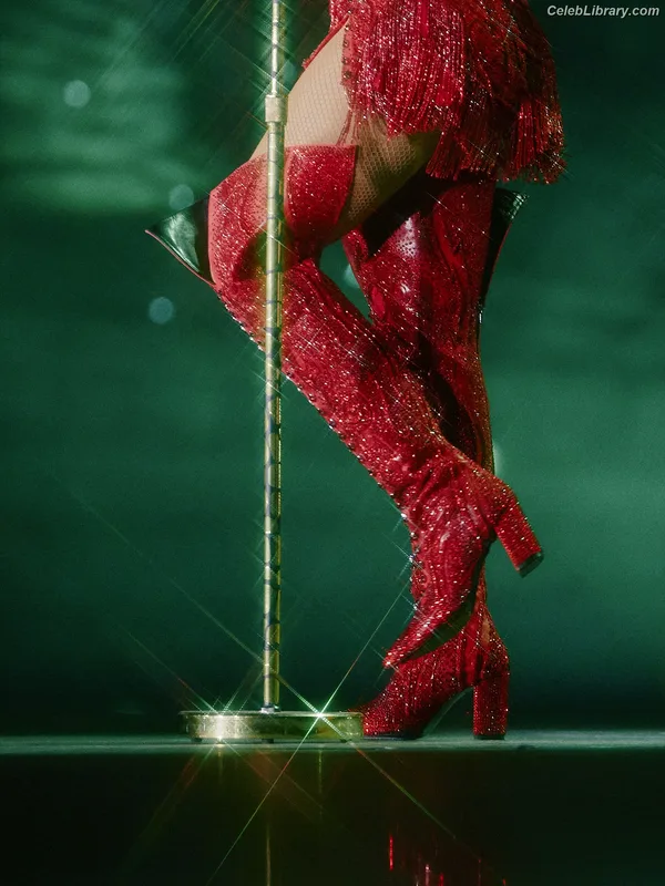 Beyoncé photo 1 of 1018