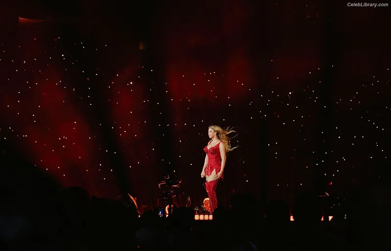 Beyoncé photo 2 of 1018