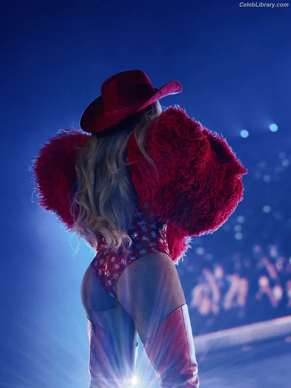 Beyoncé photo 5 of 1018