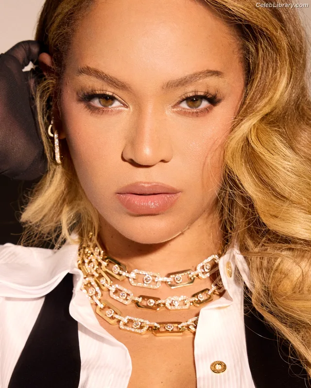 Beyoncé photo 12 of 1018