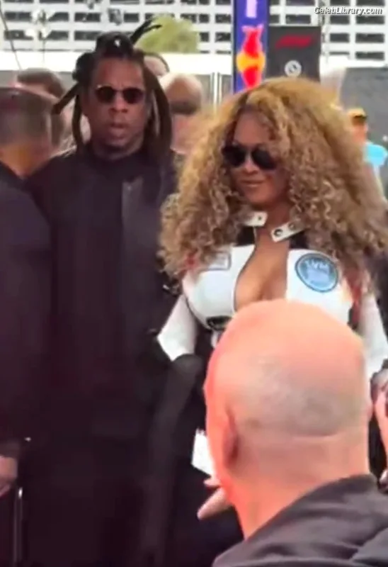 Beyoncé photo 19 of 1018