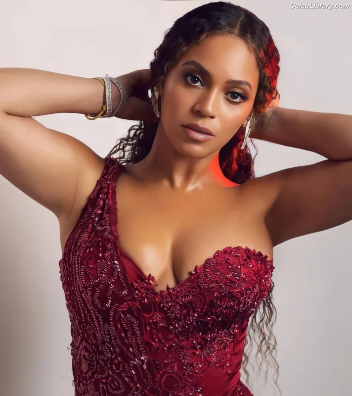 Beyoncé photo 9 of 1018