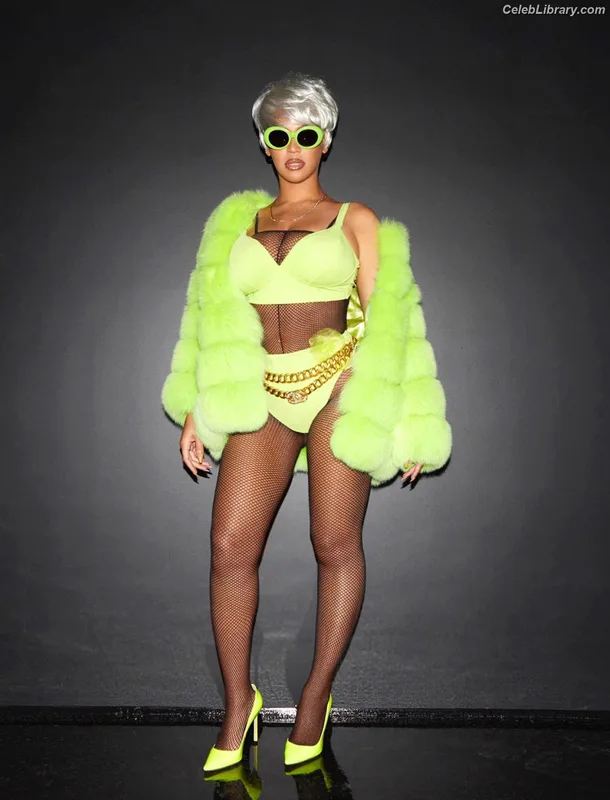 Beyoncé photo 2 of 1018