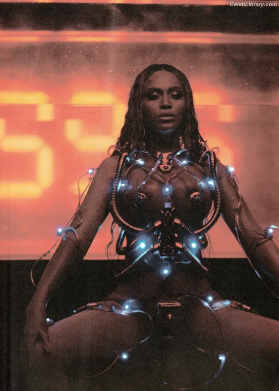 Beyoncé photo 16 of 1018