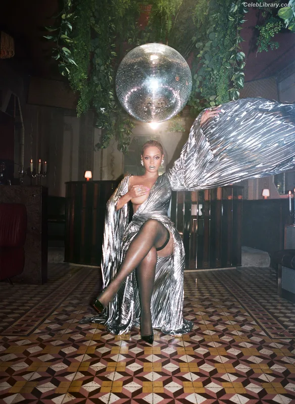 Beyoncé photo 9 of 1018