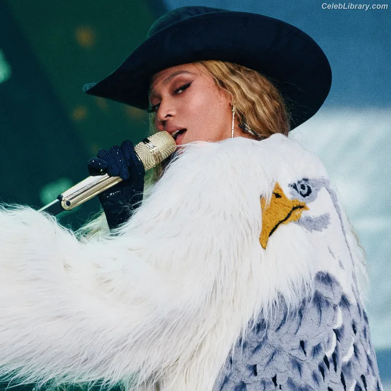 Beyoncé photo 6 of 1018