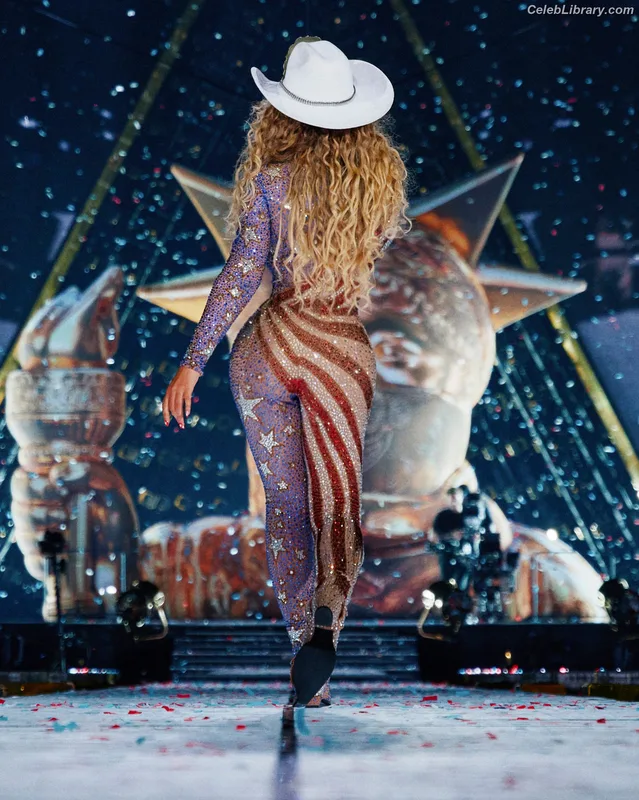 Beyoncé photo 18 of 1018