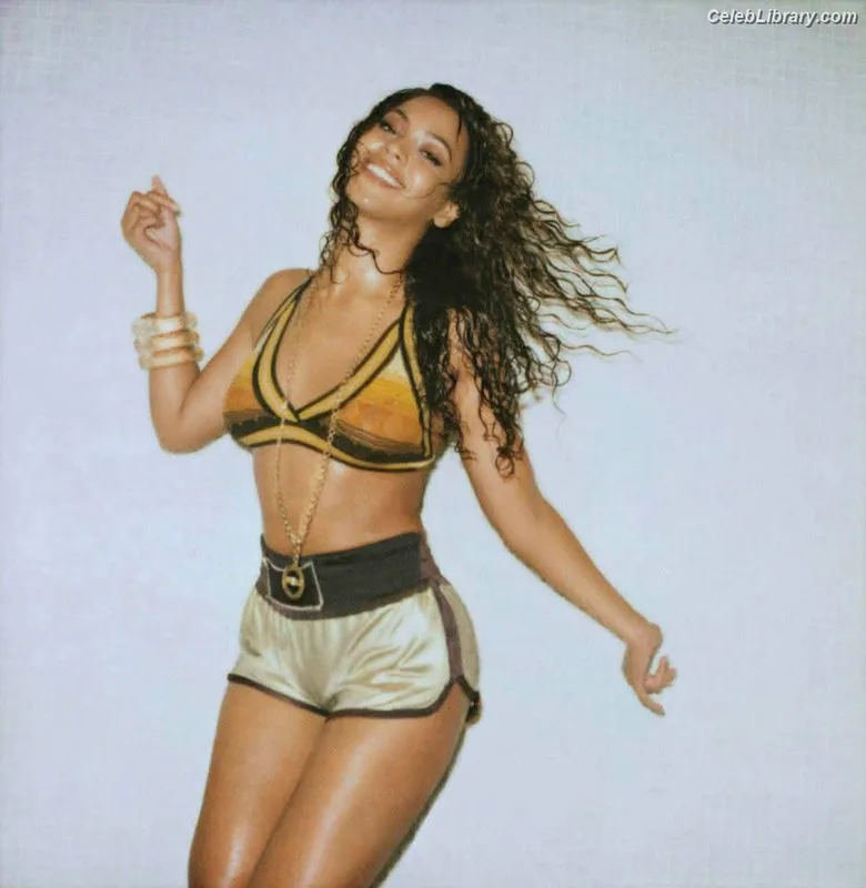 Beyoncé photo 23 of 1018