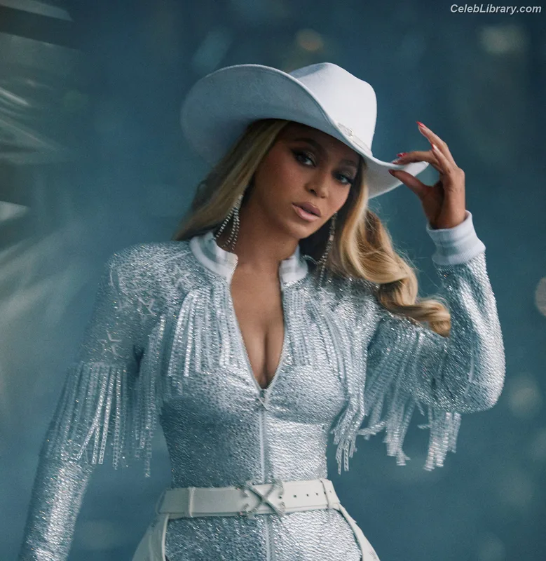 Beyoncé photo 5 of 1018