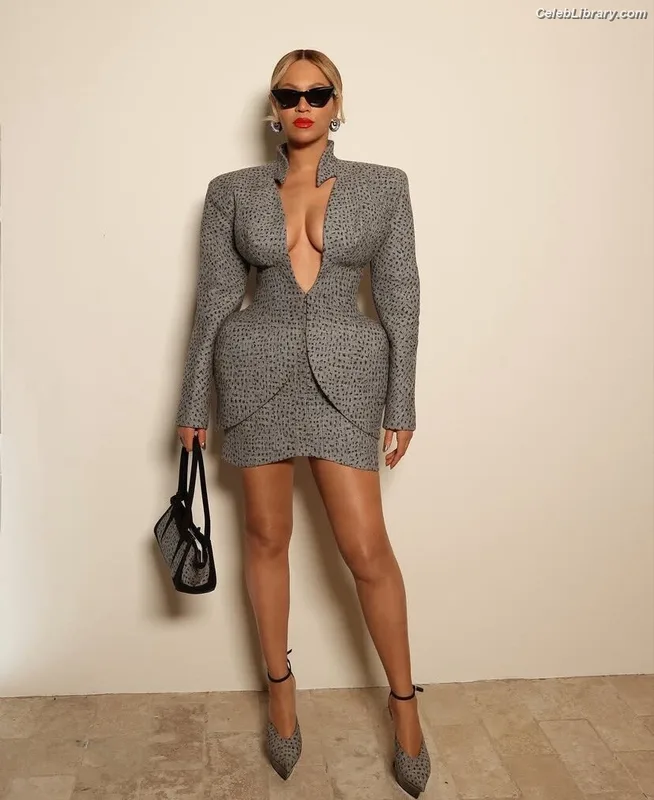 Beyoncé photo 20 of 1018