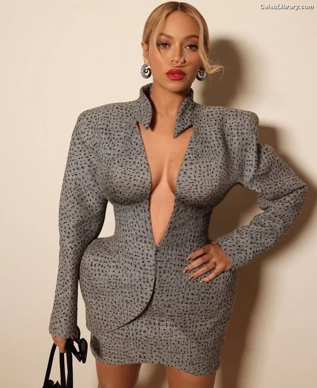 Beyoncé photo 21 of 1018