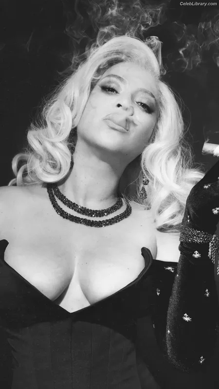 Beyoncé photo 6 of 1018