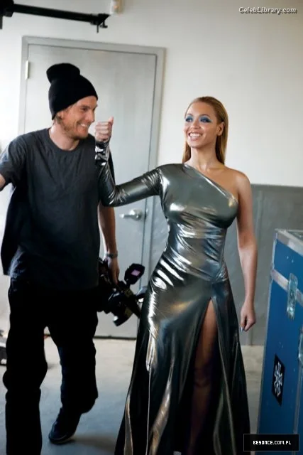 Beyoncé photo 9 of 1018
