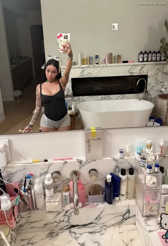 Bhad Bhabie photo 3 of 1373