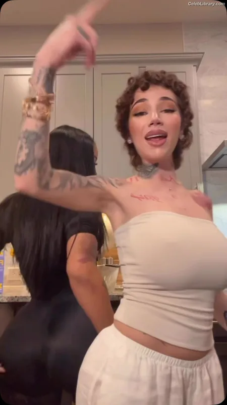 Bhad Bhabie photo 21 of 1373