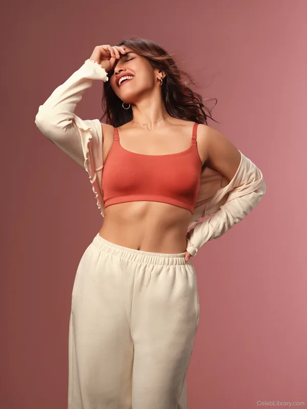 Bhumi Pednekar photo 4 of 48