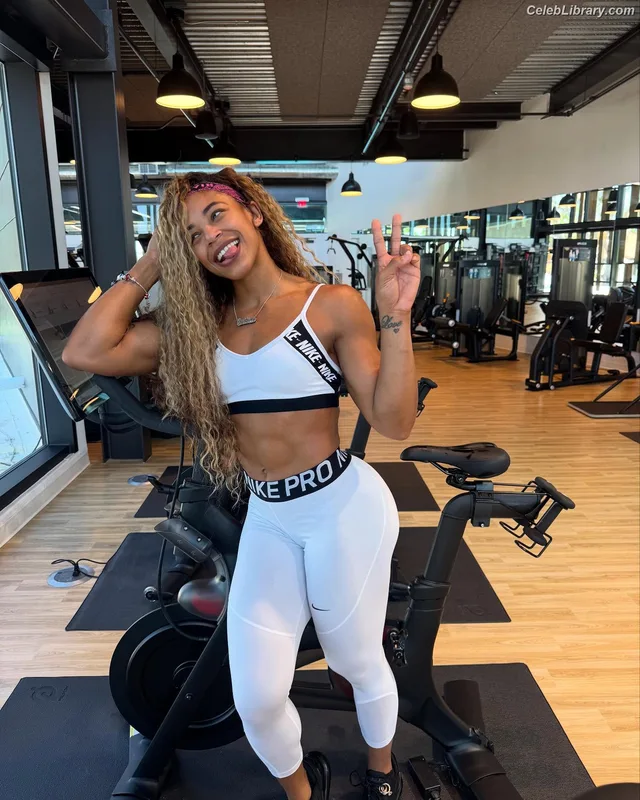 Bianca Belair photo 1 of 1037