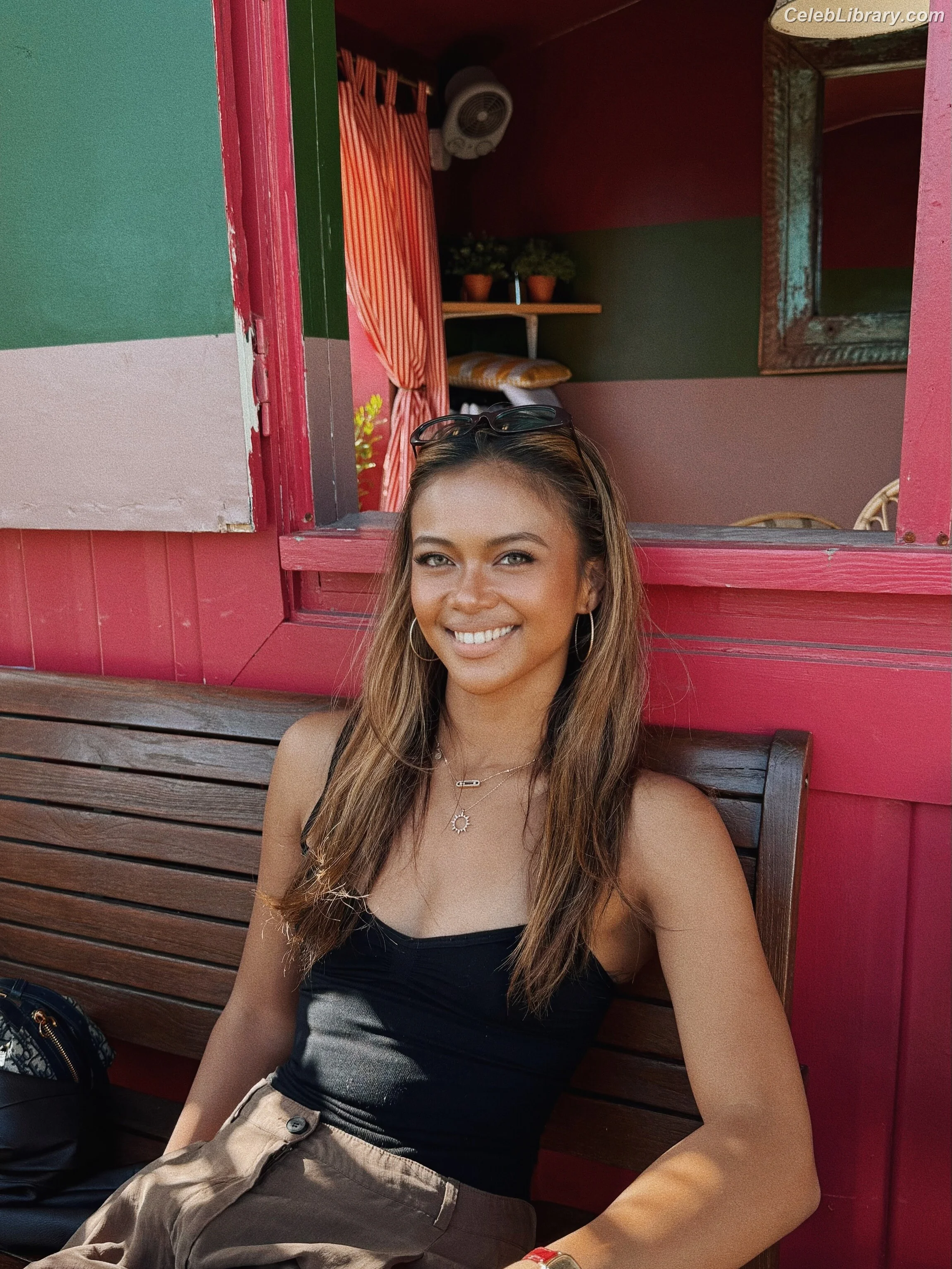 Bianca Bustamante photo 21 of 498