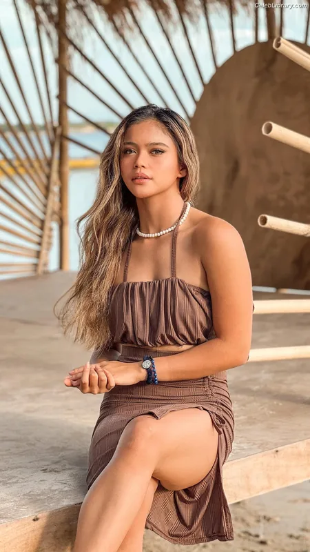 Bianca Bustamante photo 4 of 499