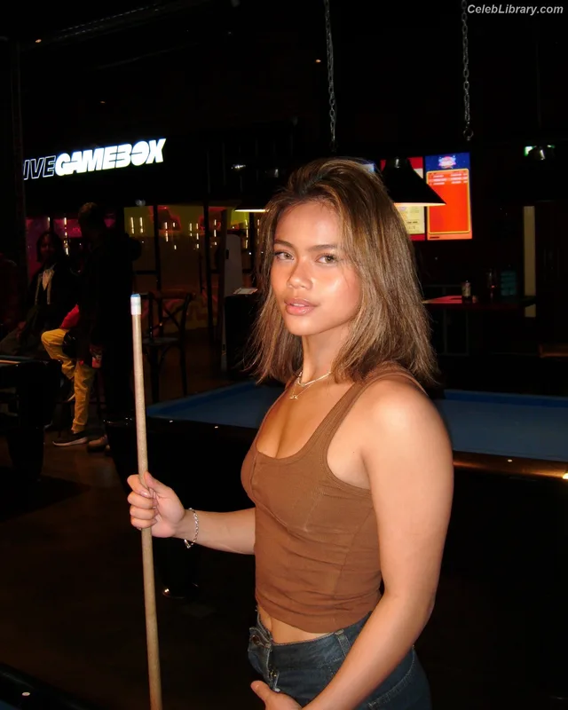 Bianca Bustamante photo 1 of 499