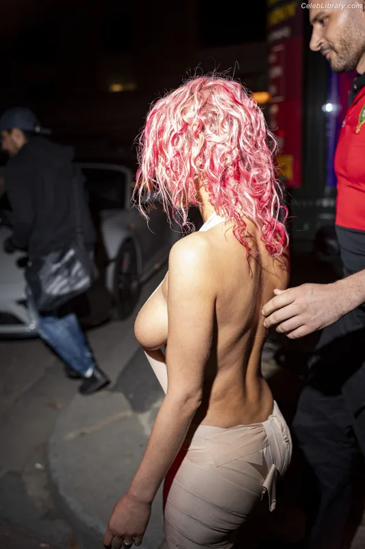 Bianca Censori photo 17 of 1410