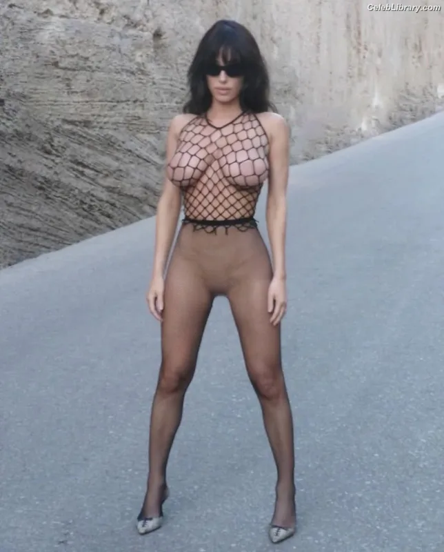 Bianca Censori photo 19 of 1410