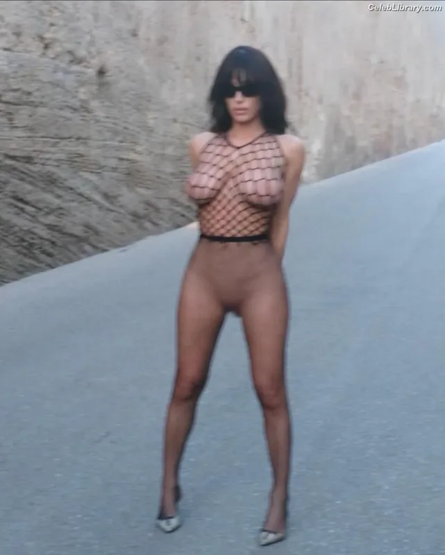 Bianca Censori photo 21 of 1410