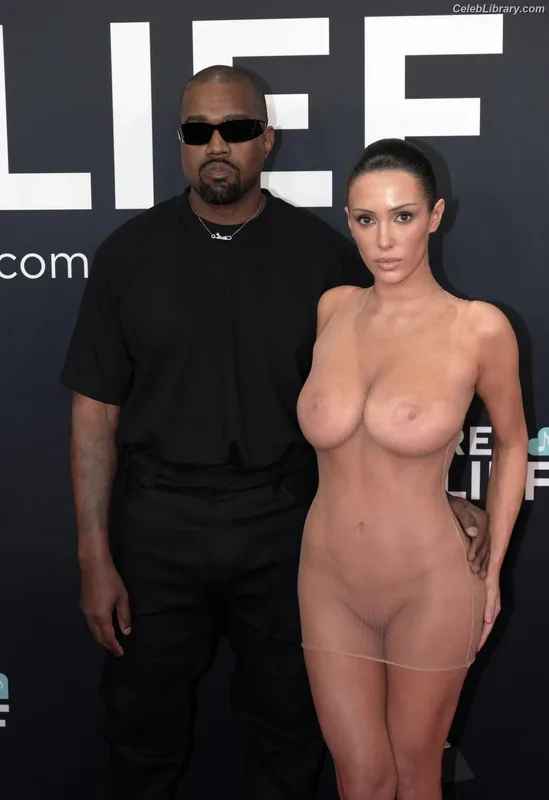 Bianca Censori photo 17 of 1410