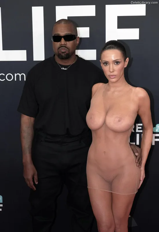 Bianca Censori photo 18 of 1410