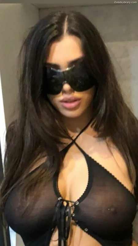 Bianca Censori photo 4 of 1410