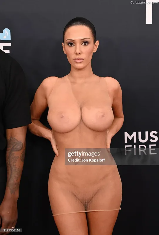 Bianca Censori photo 20 of 1410