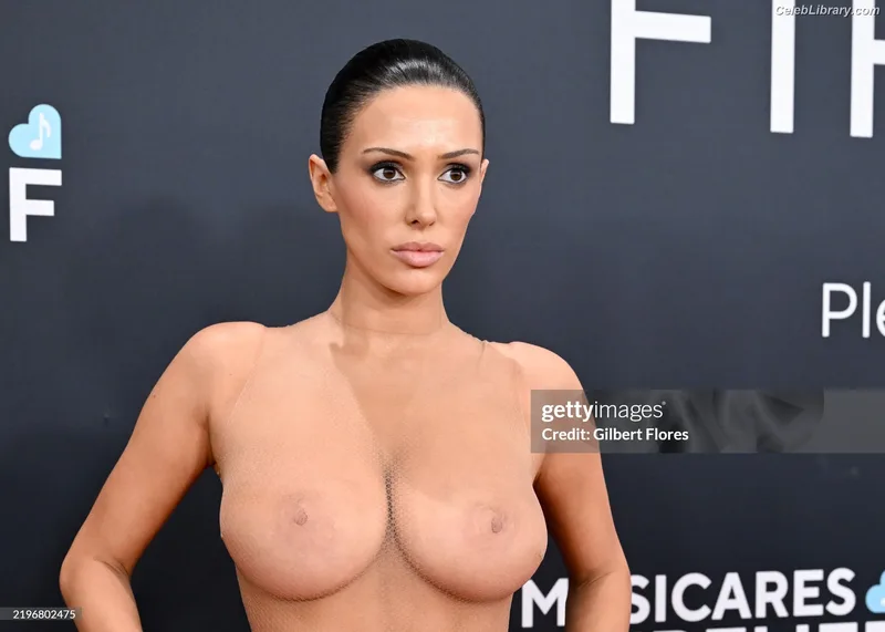 Bianca Censori photo 22 of 1410