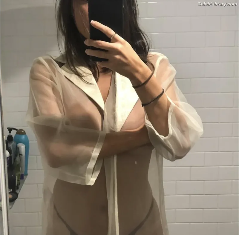 Bianca Censori photo 16 of 1410