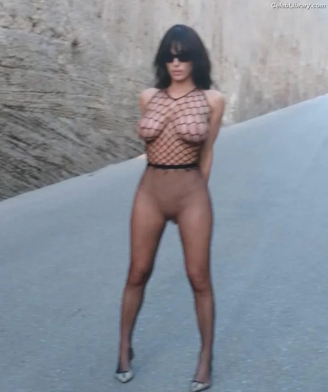 Bianca Censori photo 1 of 1410