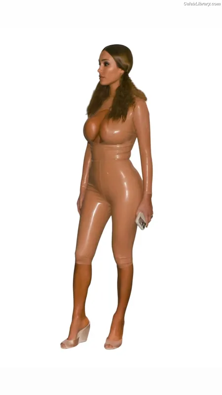 Bianca Censori photo 19 of 1410