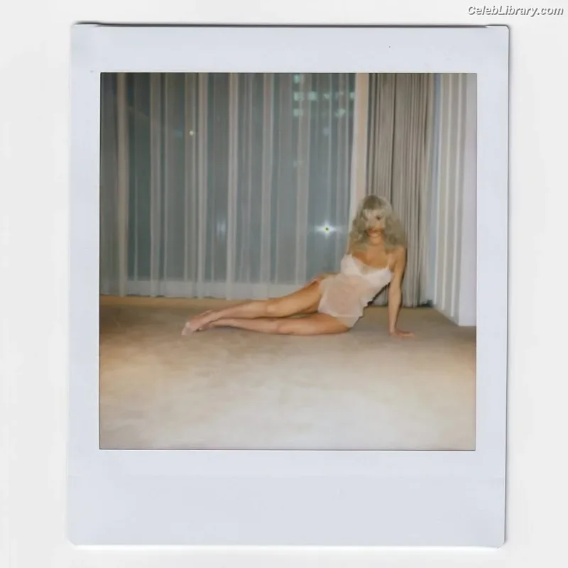 Bianca Censori photo 22 of 1410