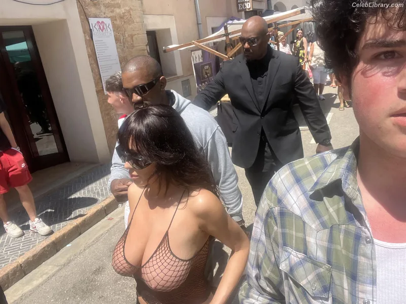 Bianca Censori photo 3 of 1410