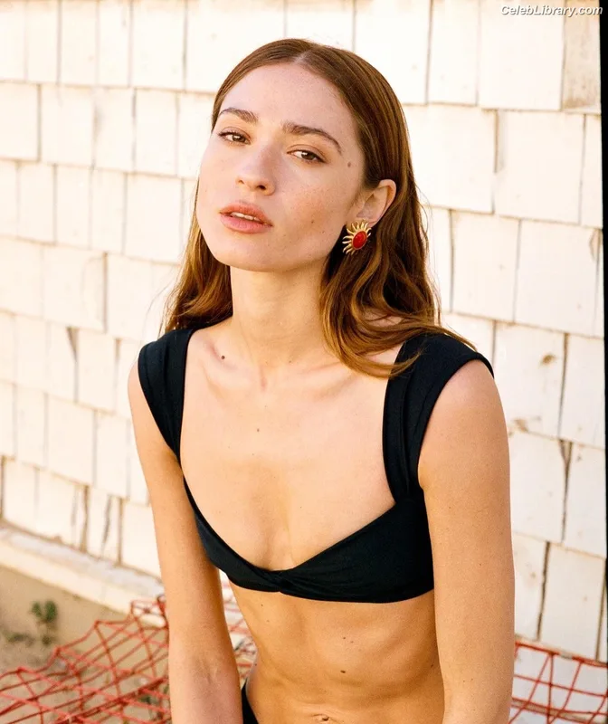 Bianca Finch photo 14 of 425