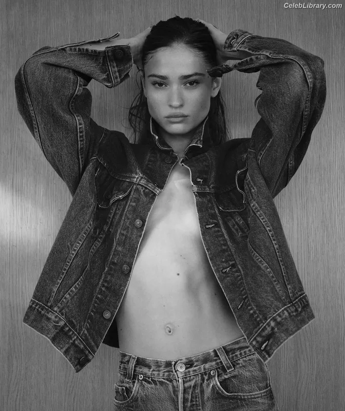 Bianca Finch photo 16 of 425