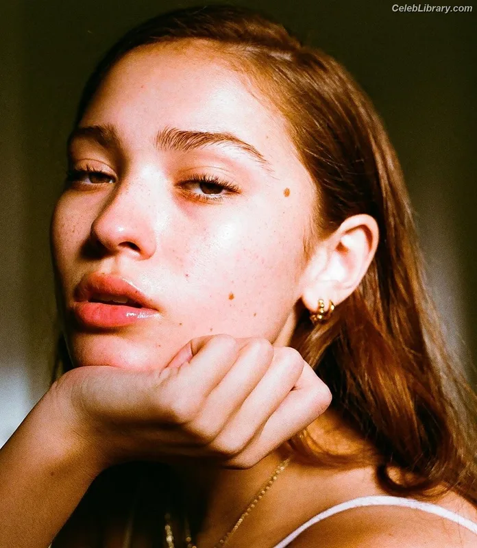 Bianca Finch photo 20 of 425