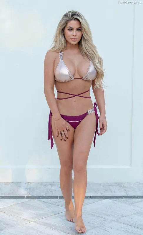 Bianca Gascoigne photo 3 of 97
