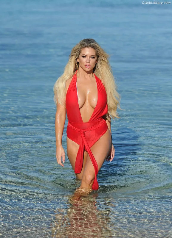 Bianca Gascoigne photo 8 of 97