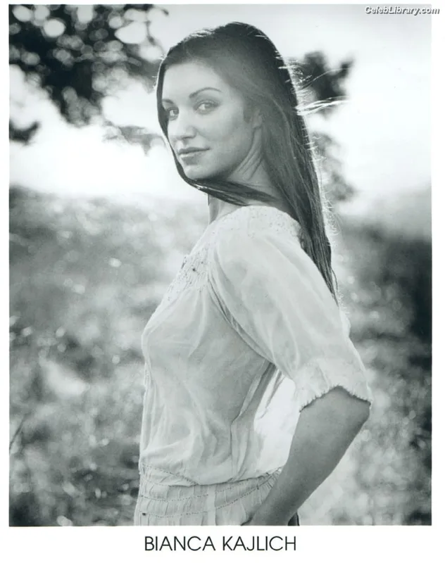 Bianca Kajlich photo 14 of 21