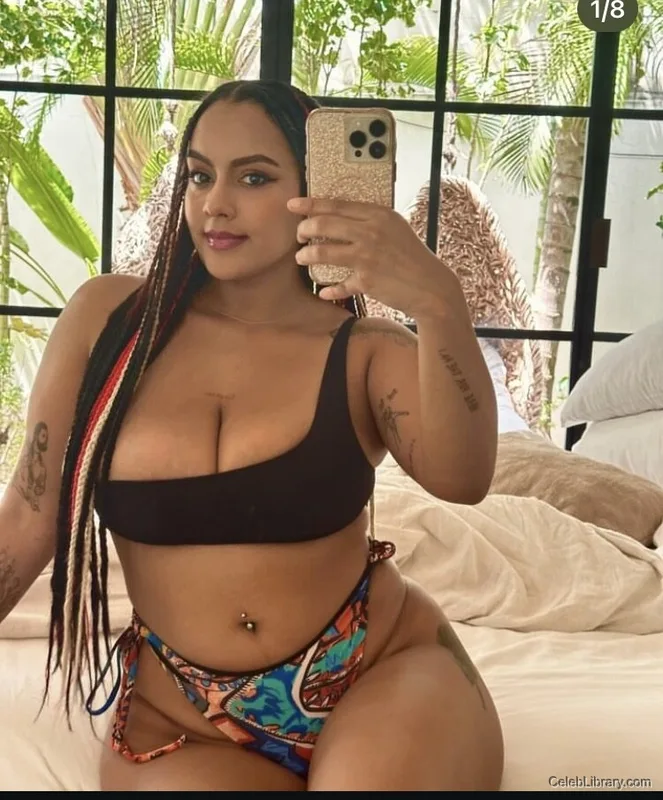 Bibi Bourelly photo 2 of 8