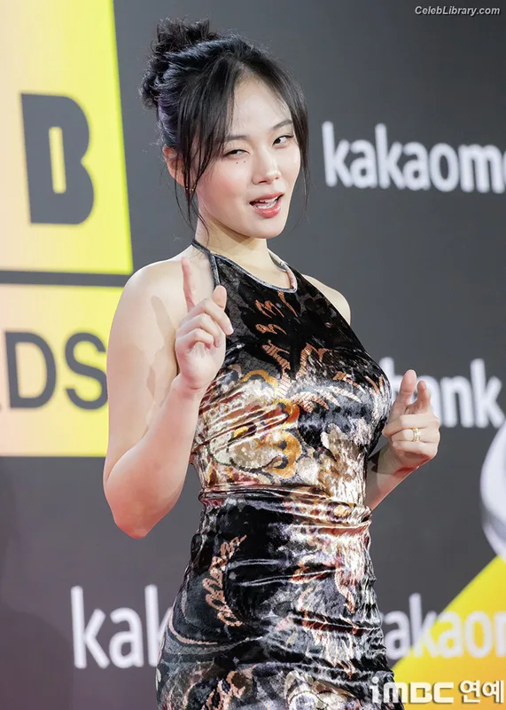 BIBI (Kim Hyung-Seo) photo 9 of 86