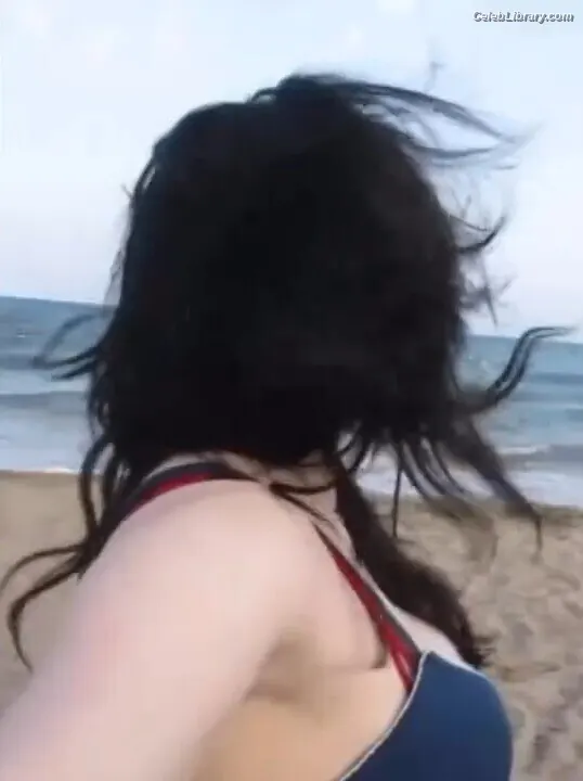 Billie Eilish photo 6 of 1845
